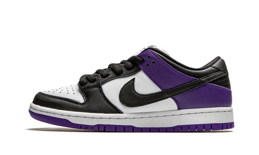 Nike SB Dunk Low Pro 'Court Purple' featuring classic black toe color blocking and a premium leather upper. Skateboarding sneaker available at our Malmö store.
