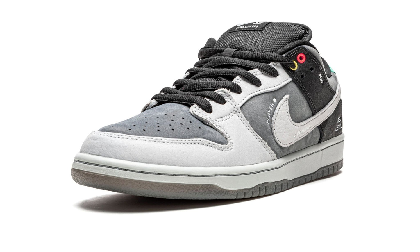 SB Dunk Low "VX1000"