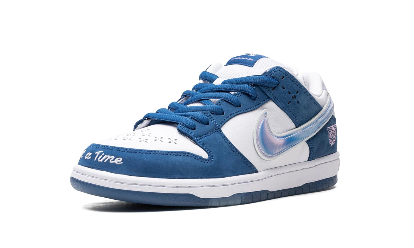 SB Dunk Low Born x Raised - Nike - SecondPlace