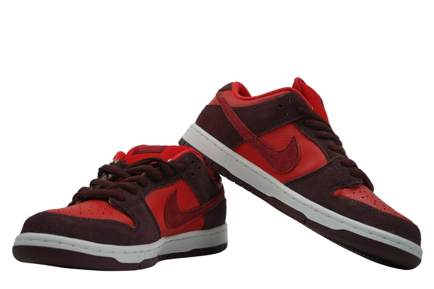 SB Dunk Low Cherry - Nike - SecondPlace