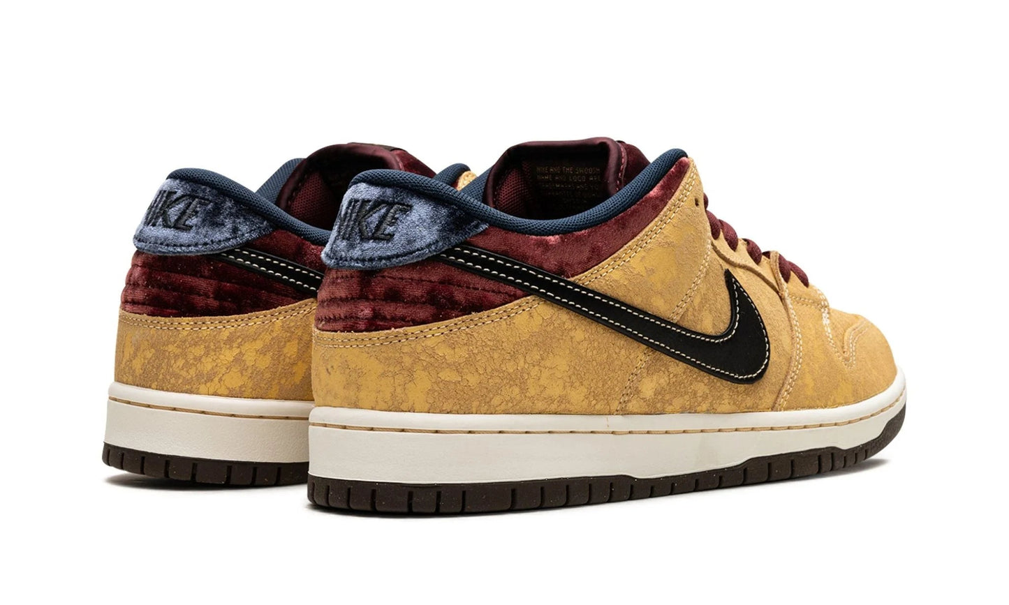 SB Dunk Low City of Cinema - Nike - SecondPlace