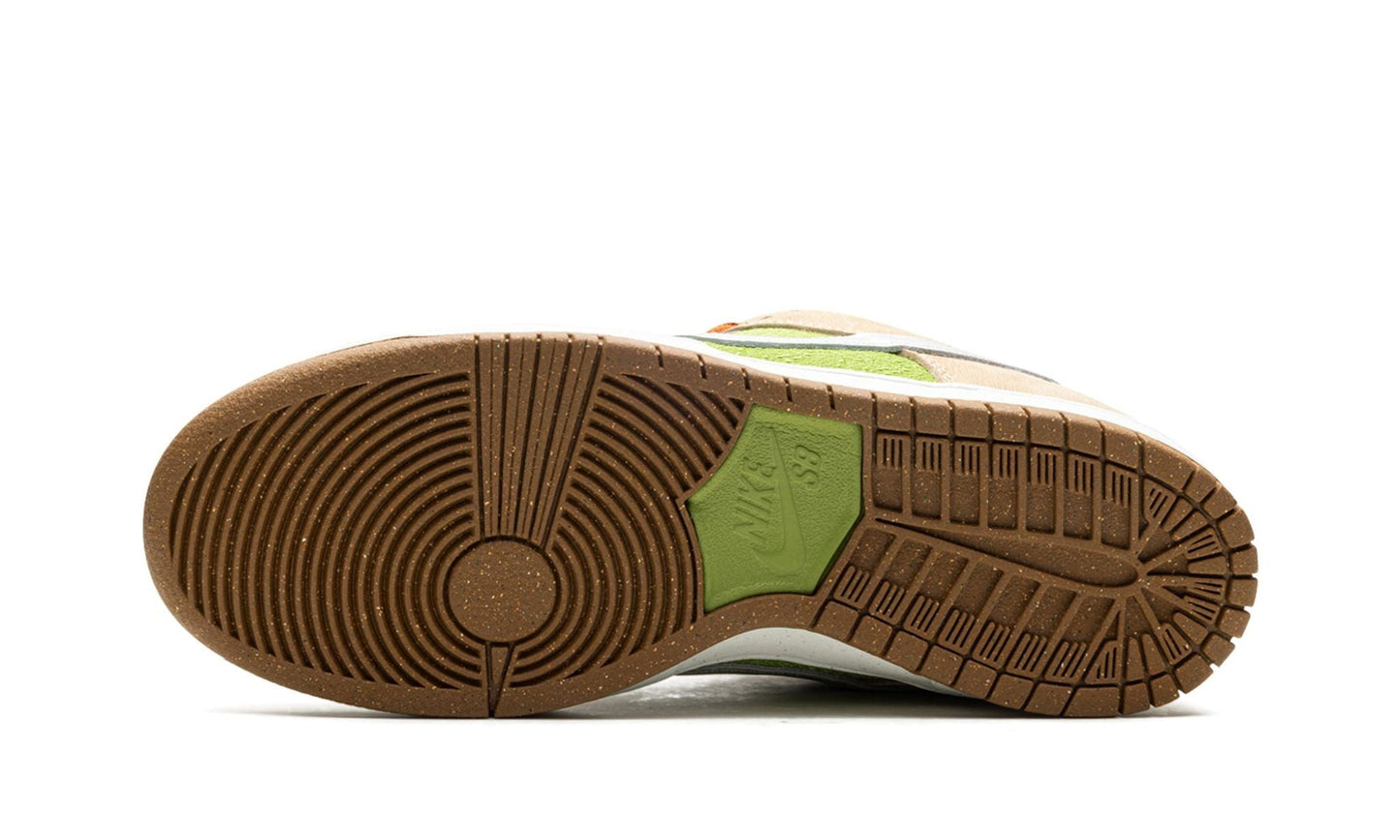 SB Dunk Low Escargot - Nike - SecondPlace