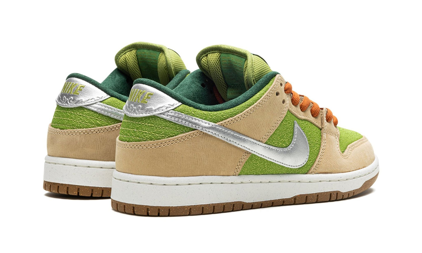 SB Dunk Low Escargot - Nike - SecondPlace