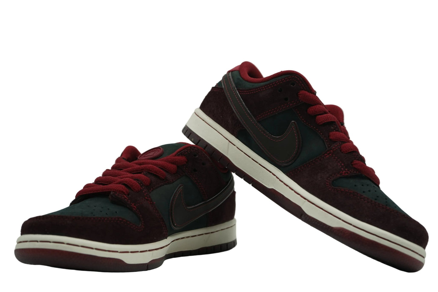 SB Dunk Low Mahogany Dark Beetroot x RIOT Skateshop - Nike - SecondPlace