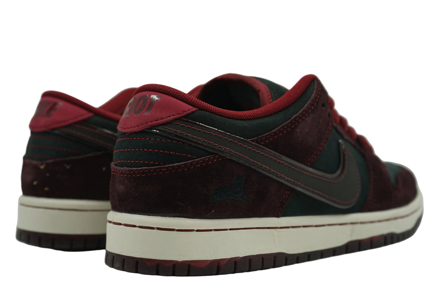 SB Dunk Low Mahogany Dark Beetroot x RIOT Skateshop - Nike - SecondPlace