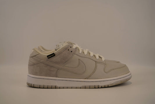 SB DUNK LOW Premium Wp Medicom 5 Gore - Tex (Pre - owned) - Nike - SecondPlace