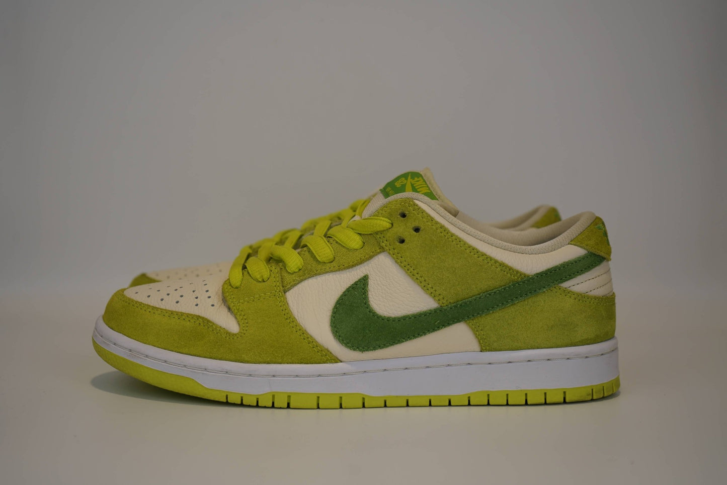 SB DUNK LOW PRO Green Apple (Pre - owned) - Nike - SecondPlace