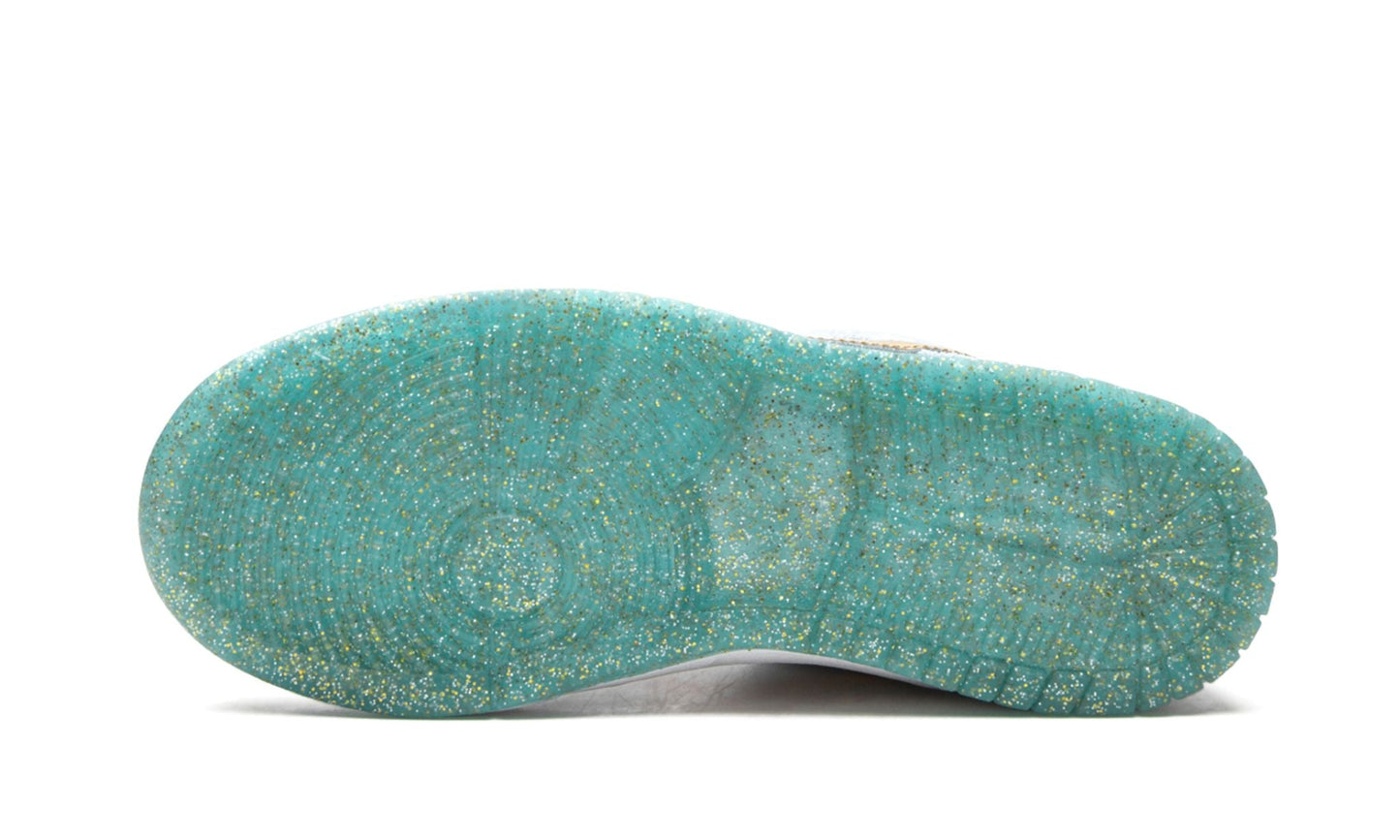 SB Dunk Low PS Sean Cliver Holiday Special - Nike - SecondPlace