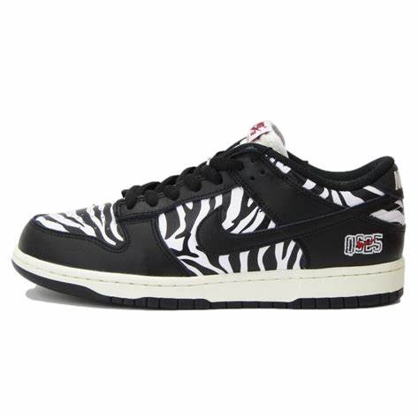 SB Dunk Low Quartersnacks Zebra - Nike - SecondPlace