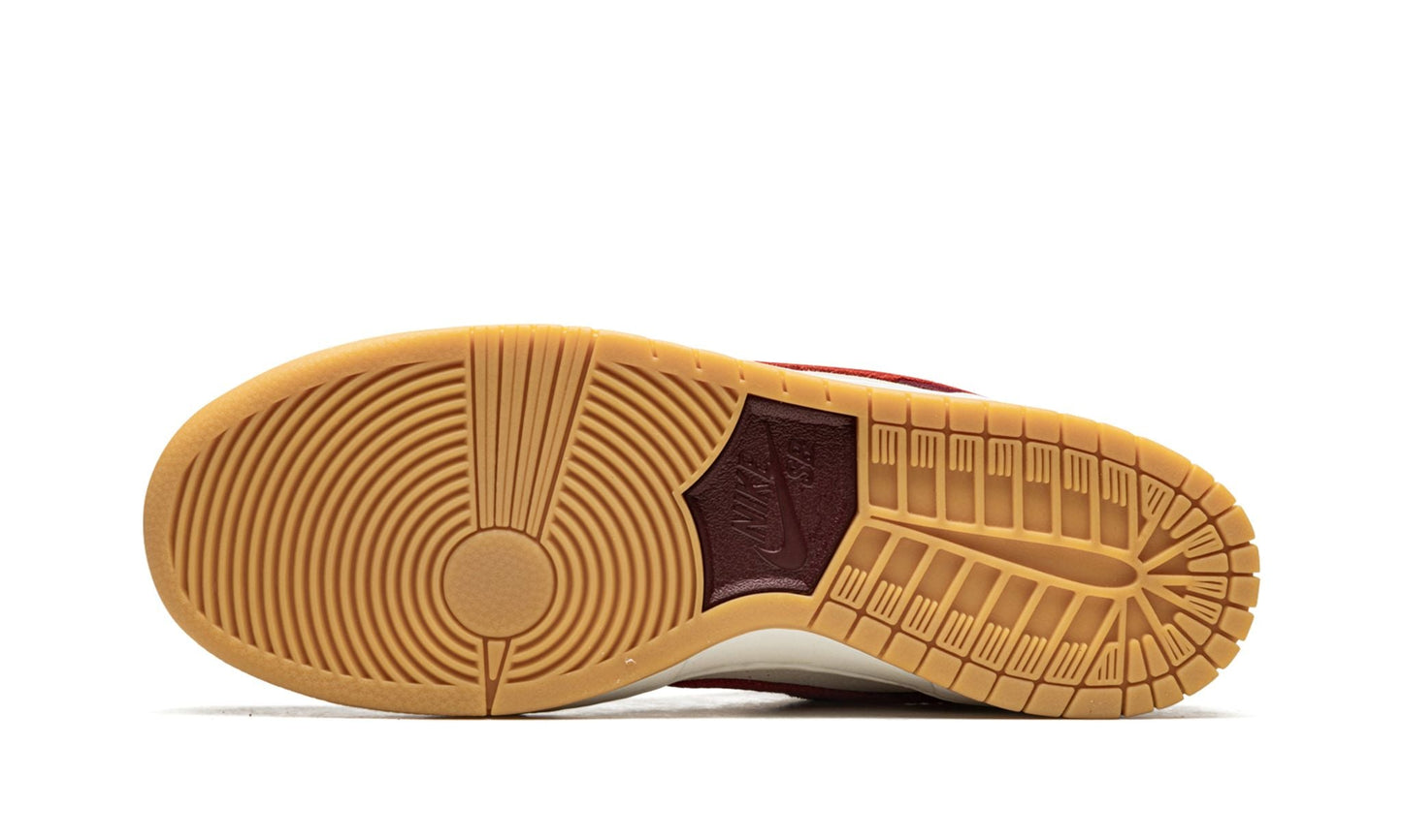 SB Dunk Low Skate Like a Girl - Nike - SecondPlace