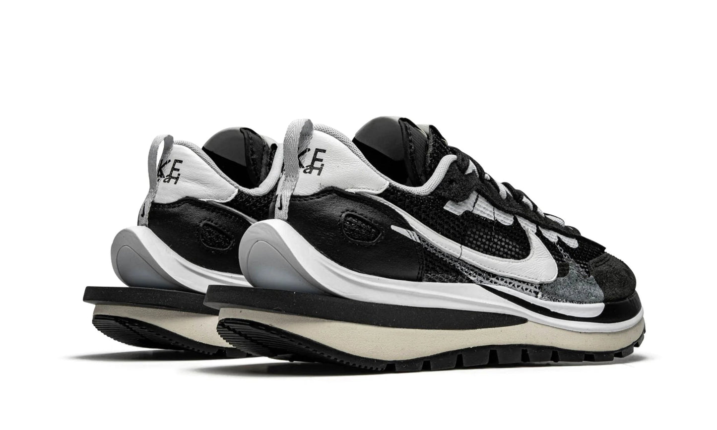 Vaporwaffle Sacai Black White - Nike - SecondPlace