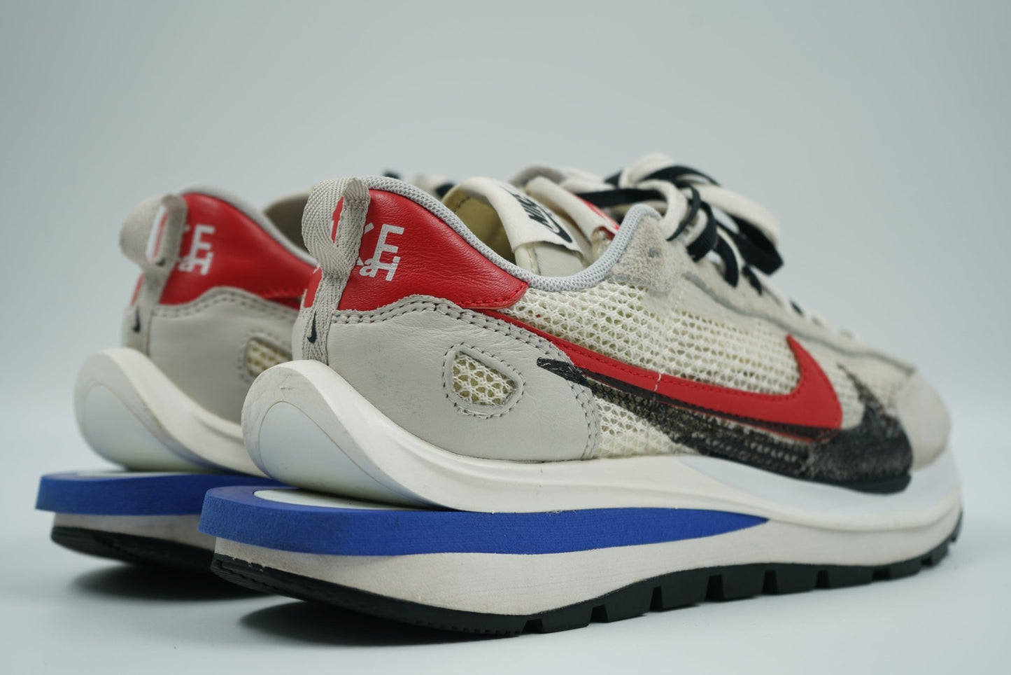 Vaporwaffle Sacai Sport Fuchsia Game Royal - Nike - SecondPlace