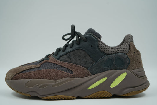 Yeezy 700 Mauve - Yeezy - SecondPlace