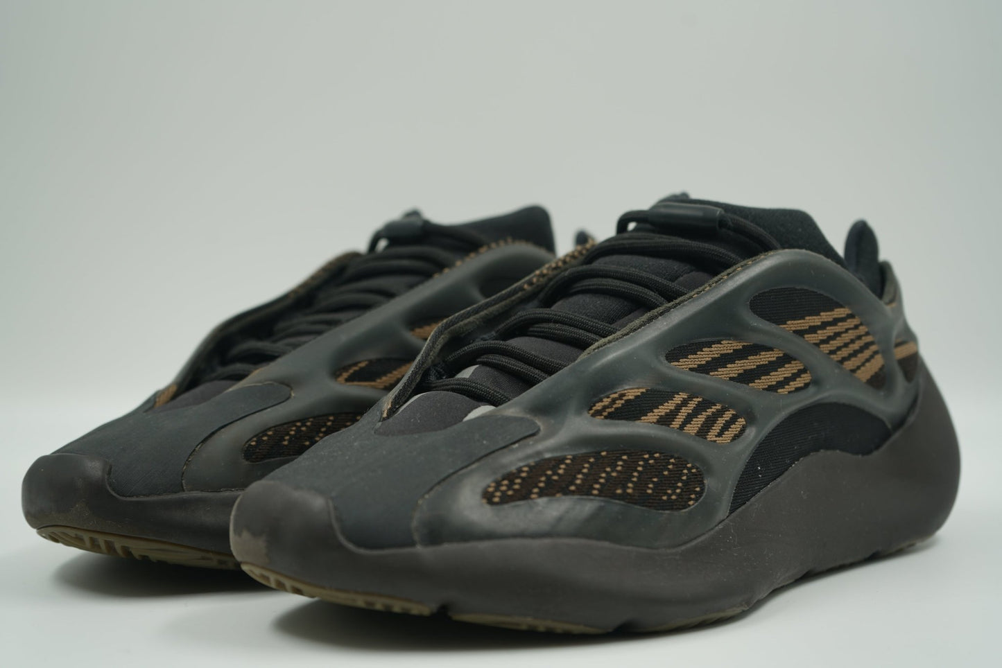 Yeezy 700 V3 Clay Brown - Yeezy - SecondPlace