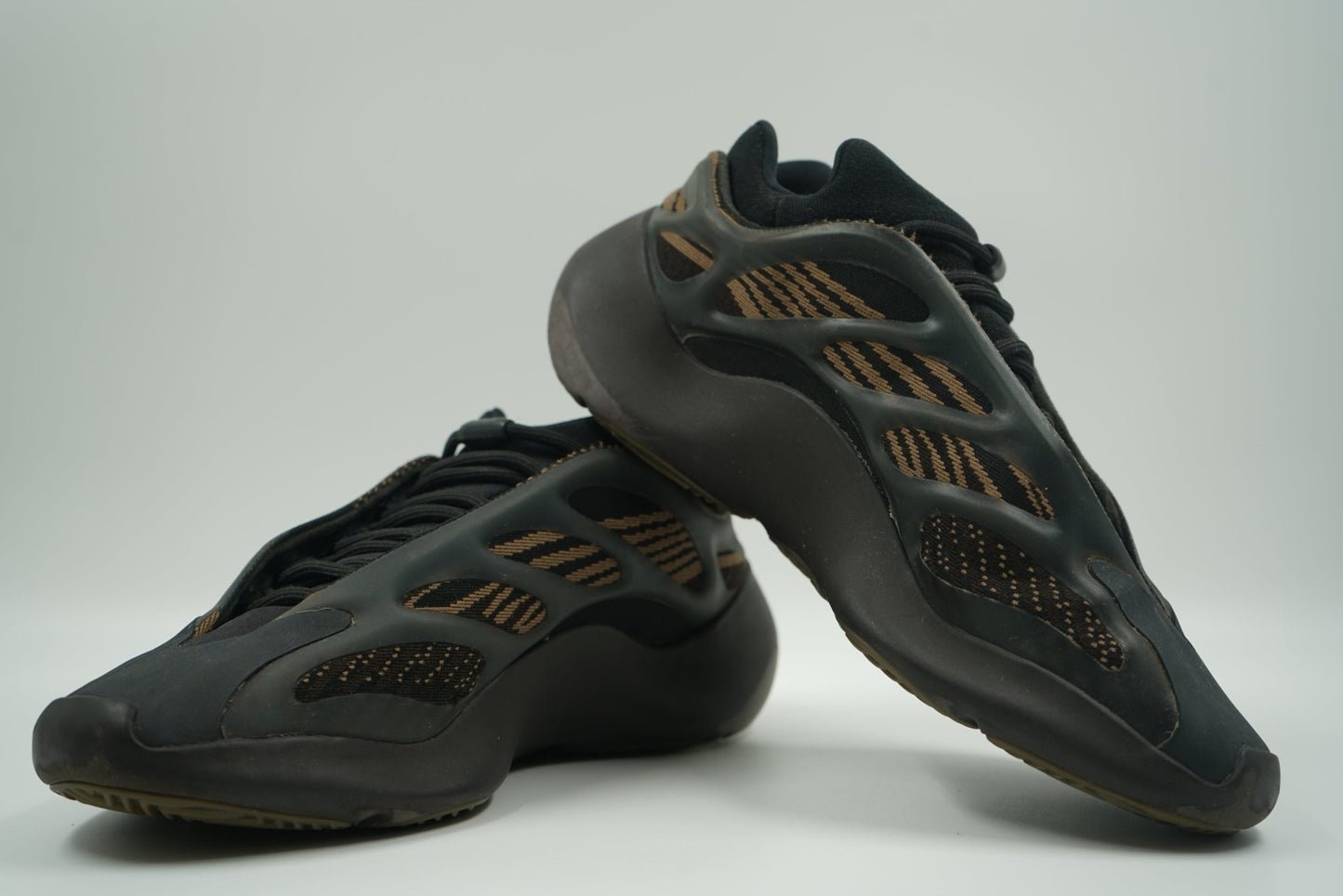 Yeezy 700 V3 Clay Brown - Yeezy - SecondPlace