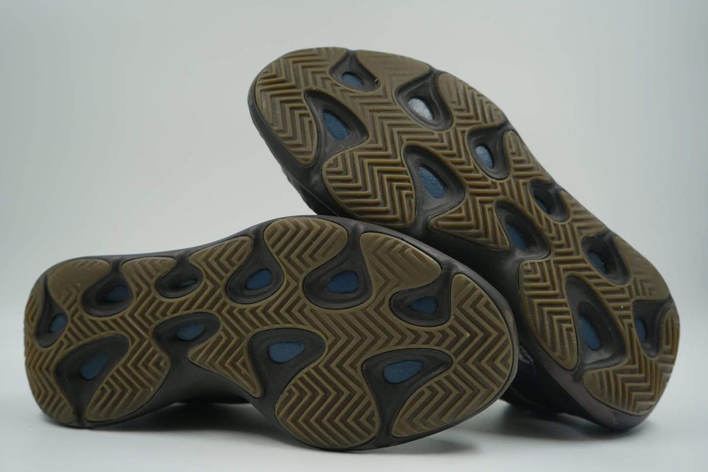 Yeezy 700 V3 Clay Brown - Yeezy - SecondPlace