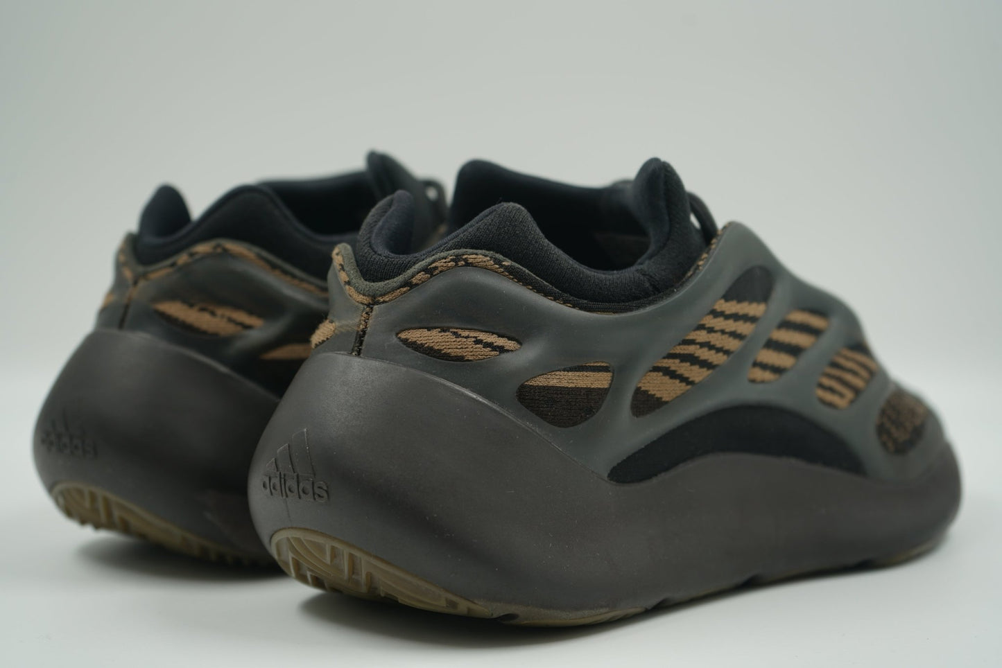 Yeezy 700 V3 Clay Brown - Yeezy - SecondPlace