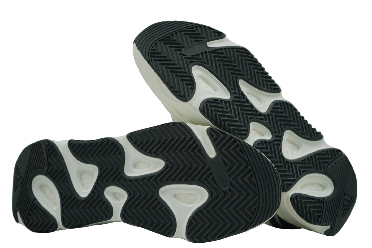 Yeezy Boost 700 MNVN Laceless Analog - Adidas - SecondPlace