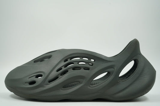 Yeezy Foam Runner Carbon - Yeezy - SecondPlace