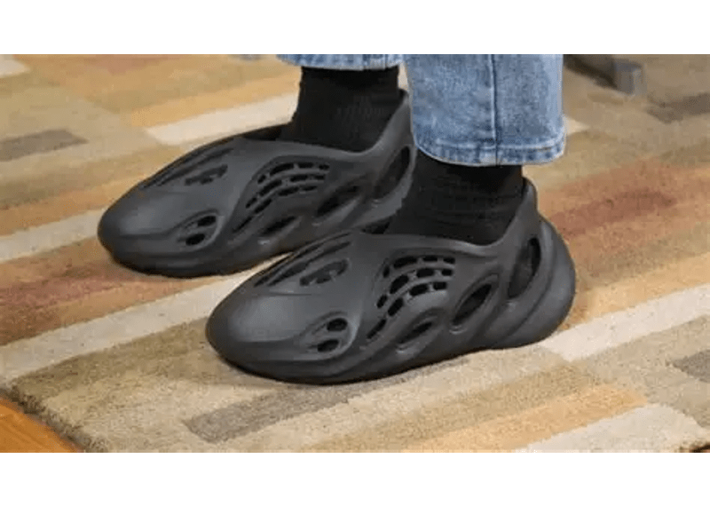 Yeezy Foam Runner Onyx - Yeezy - SecondPlace