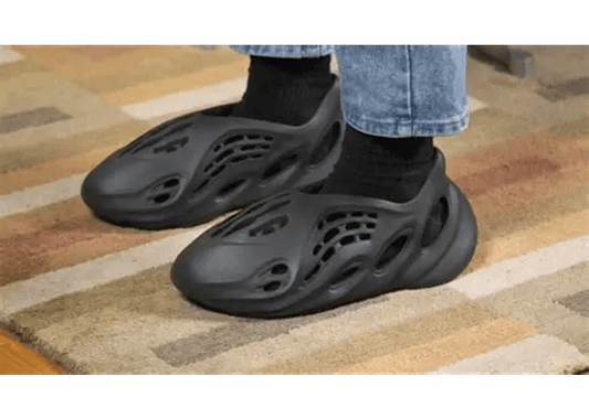 Yeezy Foam Runner Onyx - Yeezy - SecondPlace