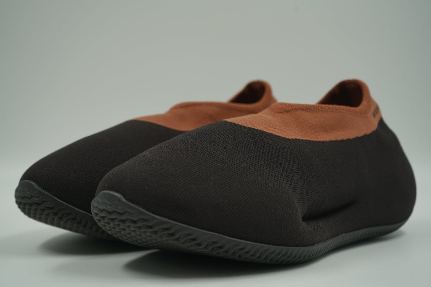 Yeezy Knit Runner Stone Carbon - Yeezy - SecondPlace