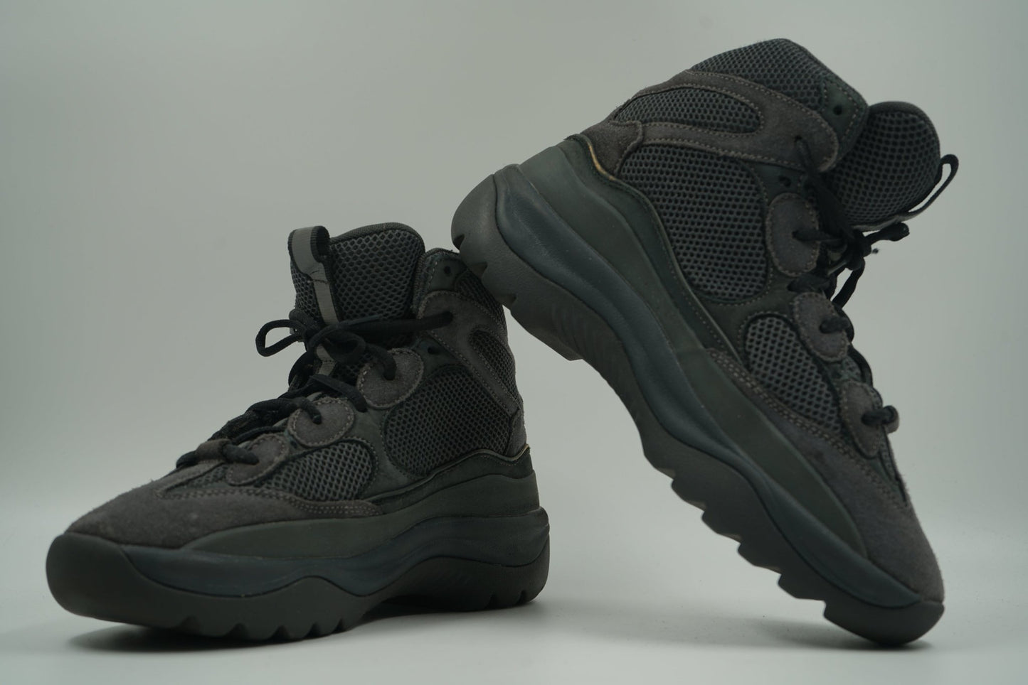 Yeezy Suede Desert Boot Season 6 Graphite - Yeezy - SecondPlace